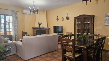 Casitas Cueva del Gato - Casa El Lago