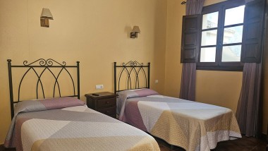 Casitas Cueva del Gato - Casa El Lago