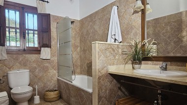 Casitas Cueva del Gato - Casa El Lago
